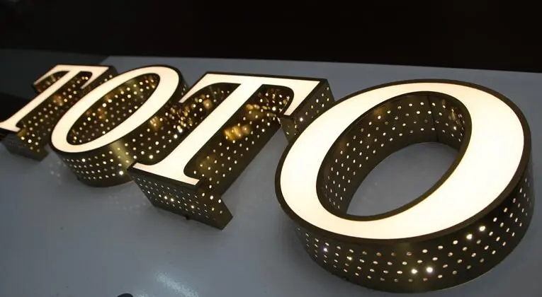 成都广告午夜性爱网址发光字制作注意的方方面面
