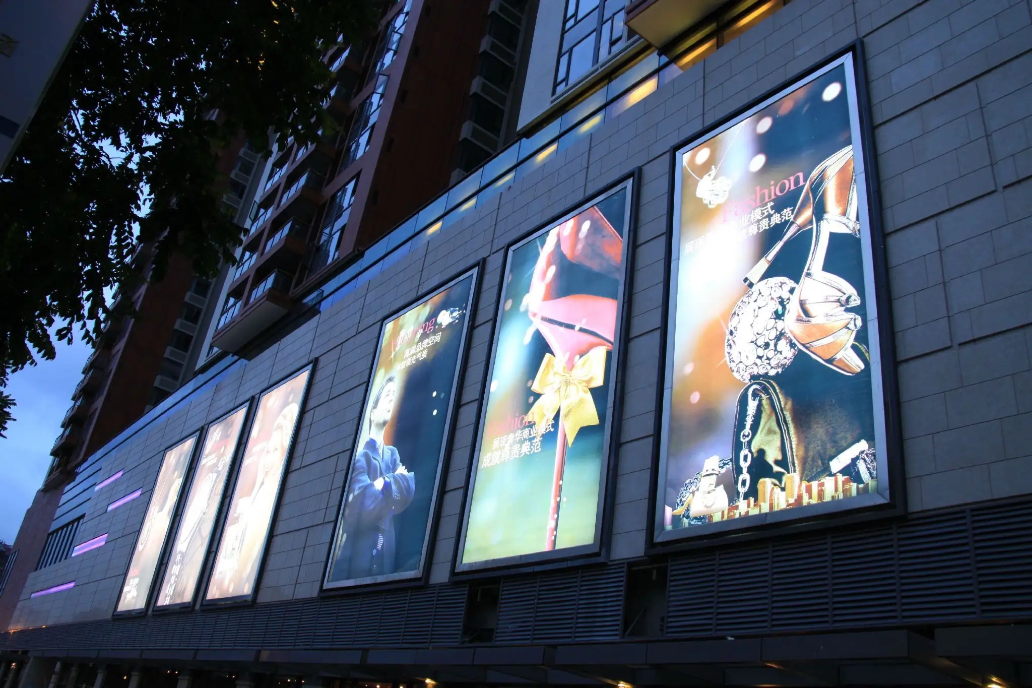四川广告公司服装店广告牌午夜性爱网址要点分析